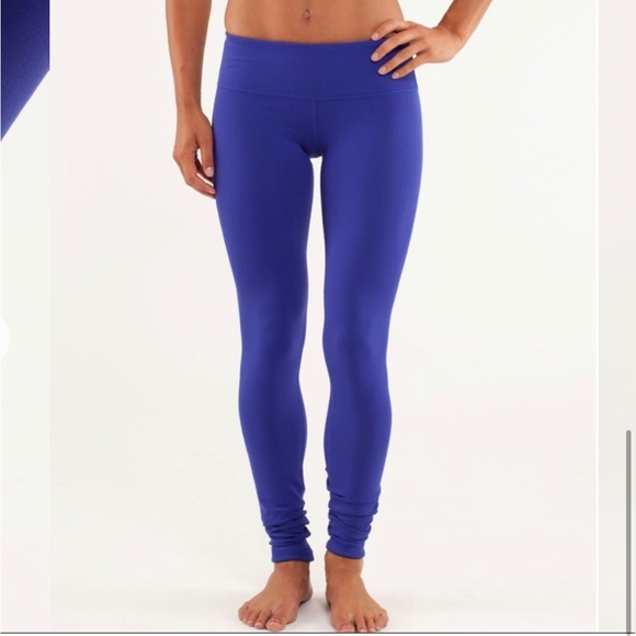 lululemon athletica Pants - Lululemon Wunder Under Reversible Legging in Blue / Black Size 4